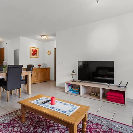 Joli Pour 4 Personnes A Saas-grund, Parking Et Terrasses *