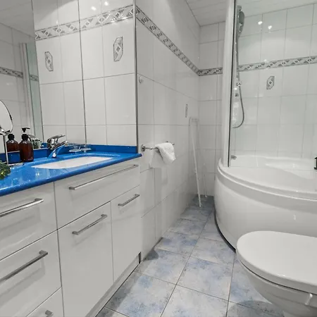 Vue, 2 Terrasses & Parking Prive - *