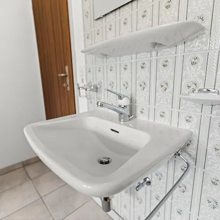 Joli Pour 4 Personnes A Saas-grund, Parking Et Terrasses Saas-Grund