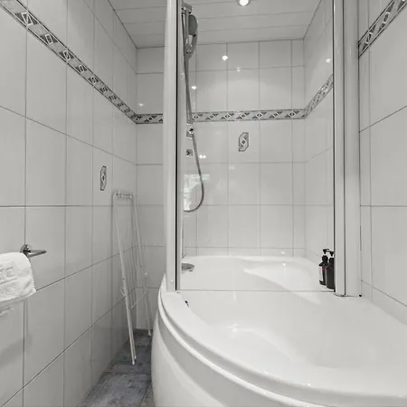 Vue, 2 Terrasses & Parking Prive - *