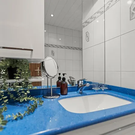 Joli Pour 4 Personnes A Saas-grund, Parking Et Terrasses Διαμέρισμα