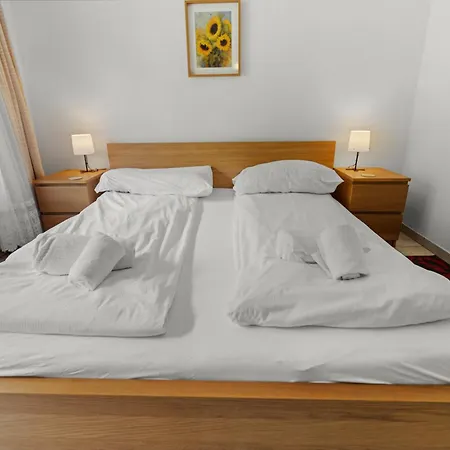 Apartman Vue, 2 Terrasses & Parking Prive - *