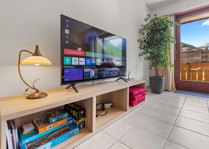 Apartman Vue, 2 Terrasses & Parking Prive - *