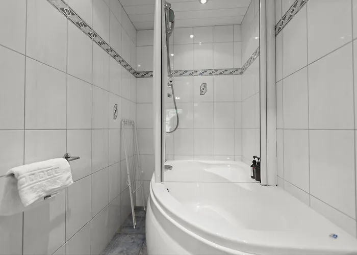 Vue, 2 Terrasses & Parking Prive - *